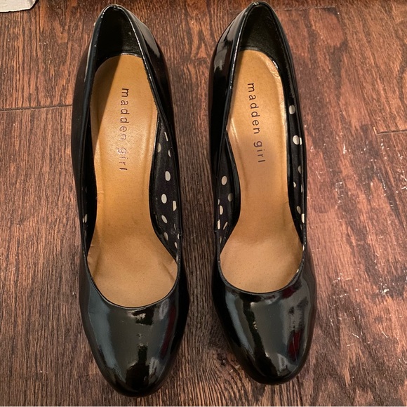 Madden Girl Black PATENT Leather Pumps with Platform - Picture 10 of 14